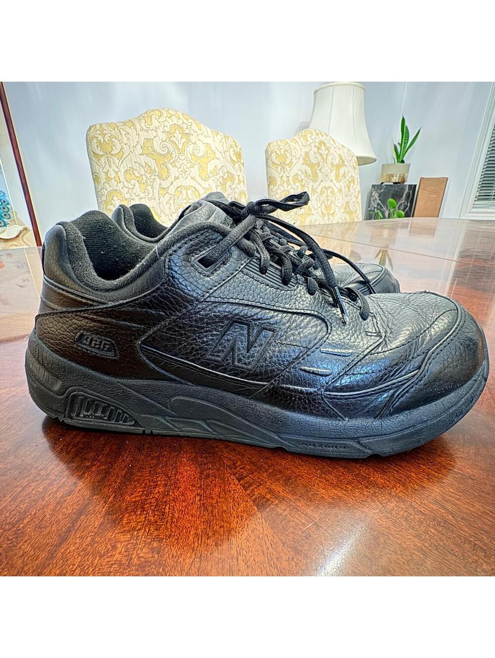 New Balance 926 Walking Sneakers Men's Size 9.5 Black Leather